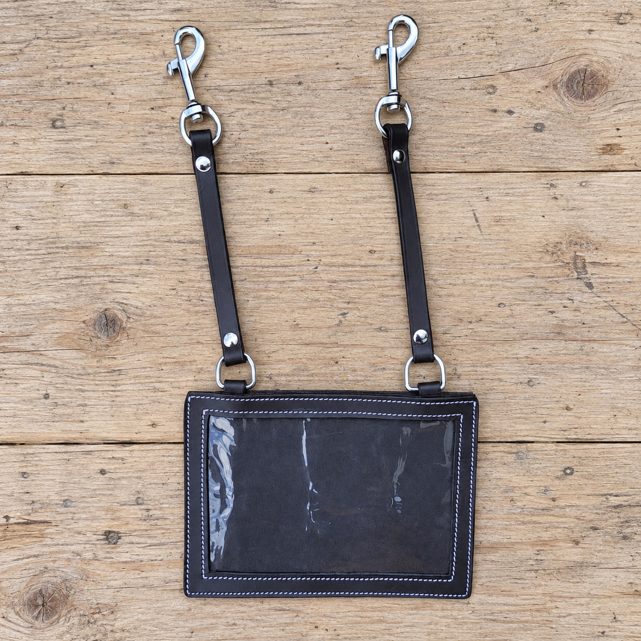 Startnummernhalter aus Leder zum Anclipsen