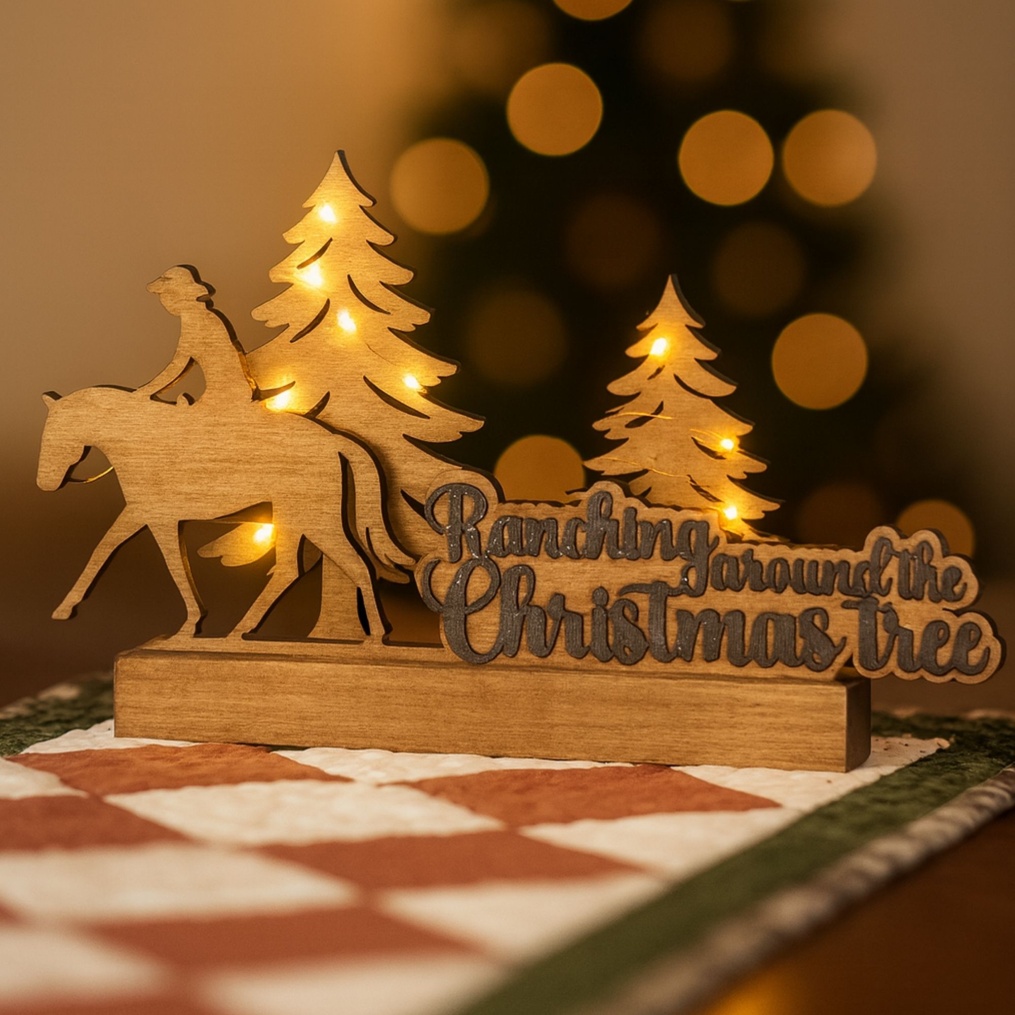 LED-Holzdeko mit Westernreiter und Weihnachtsbaum von Showtack