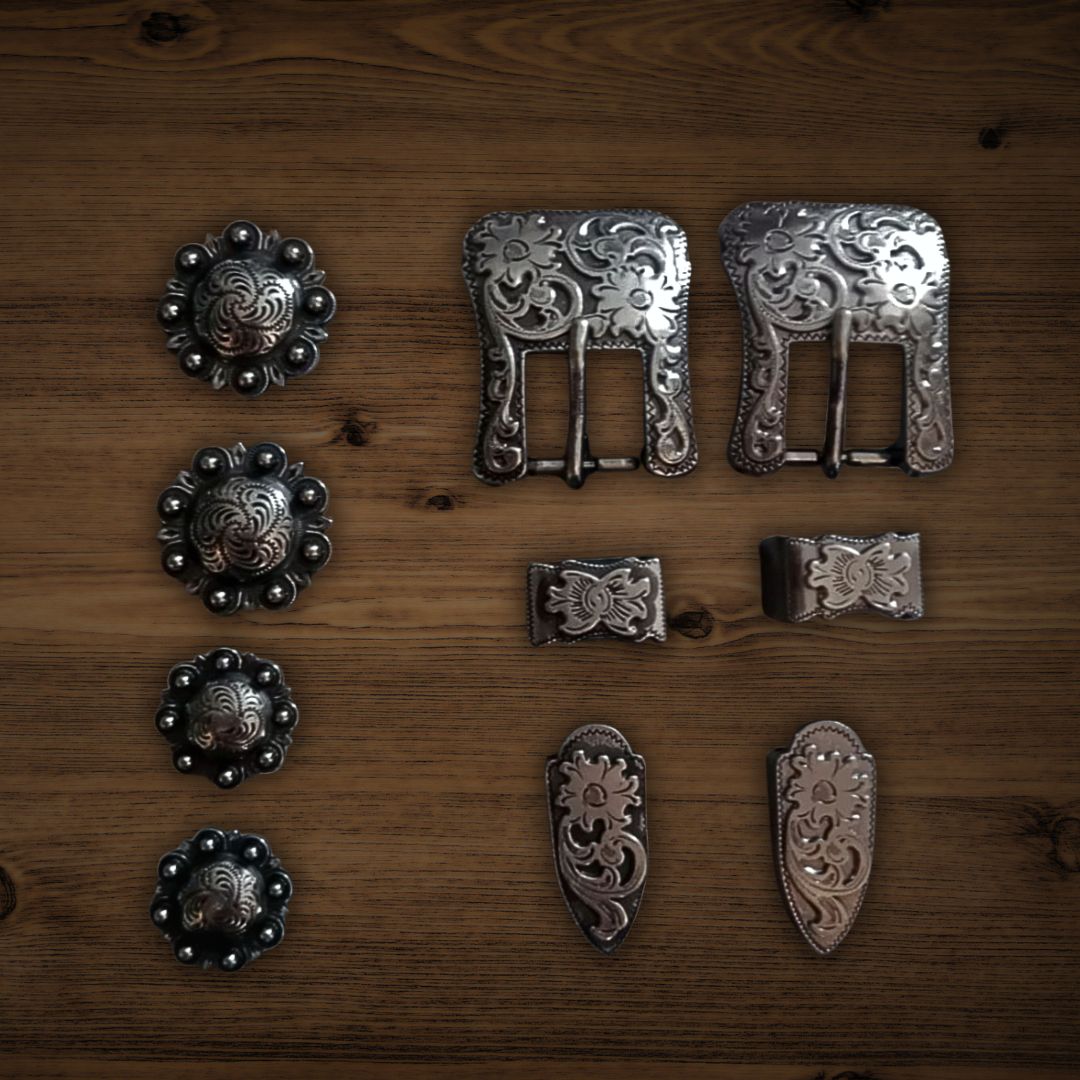 Schnallen & Conchoset Gunsilver