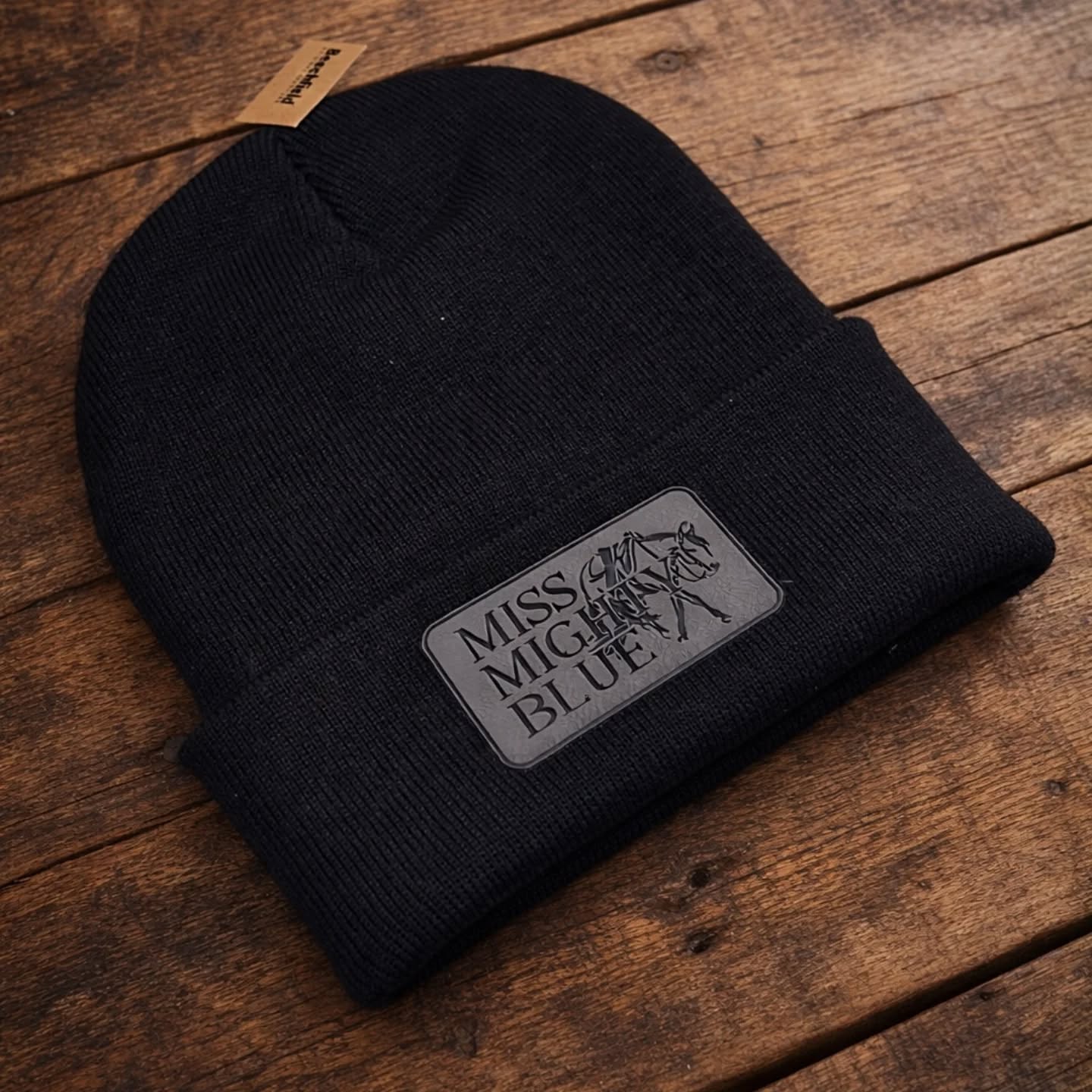 Personalisierte Beanie mit Lederpatch – Winter Mütze mit Logo  | Perfekt für Reiter & Outdoor