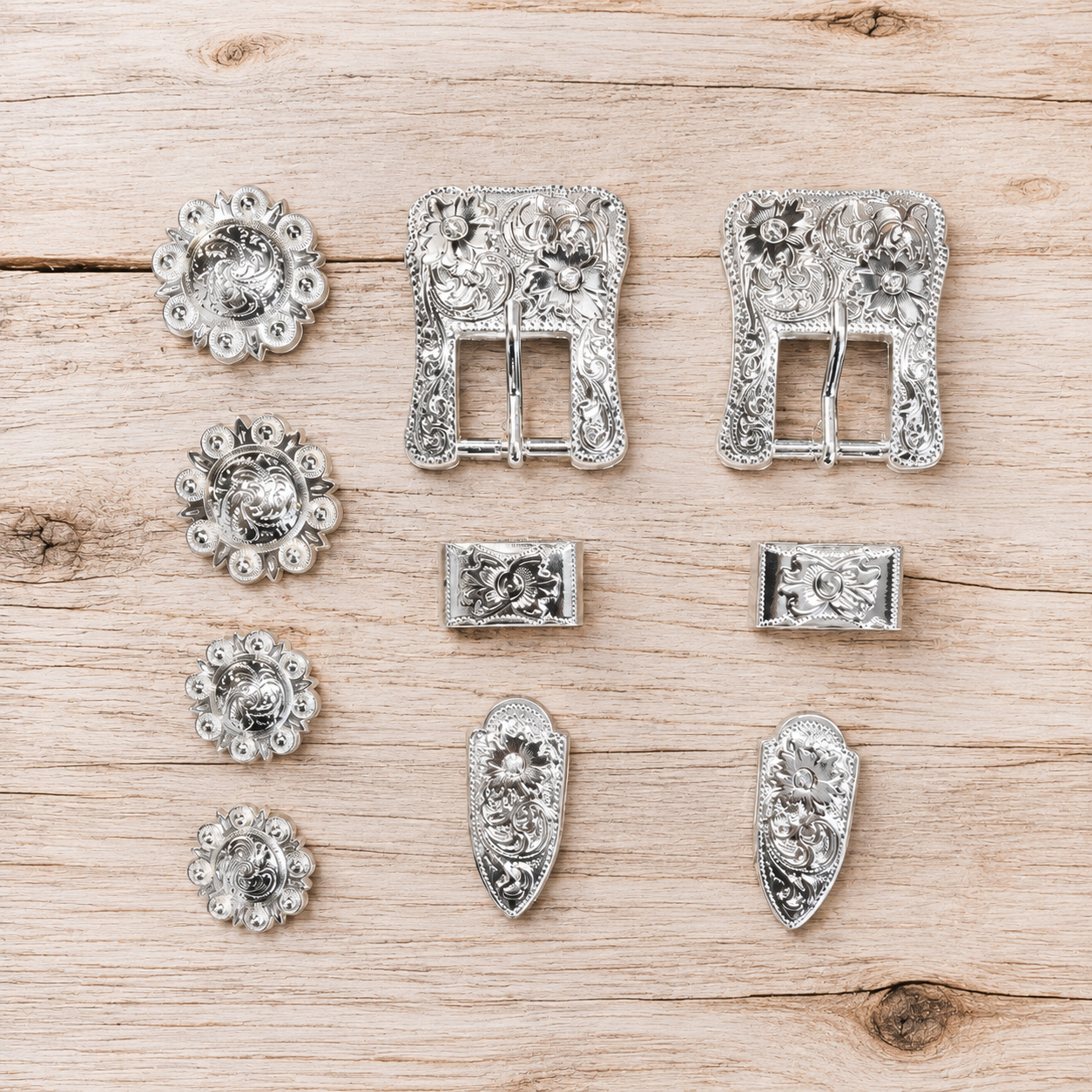 Schnallenset Silber mit Conchos