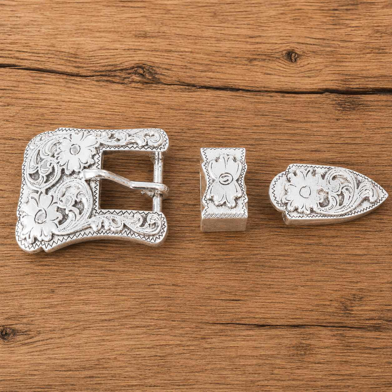 Schnallenset Silber mit Conchos