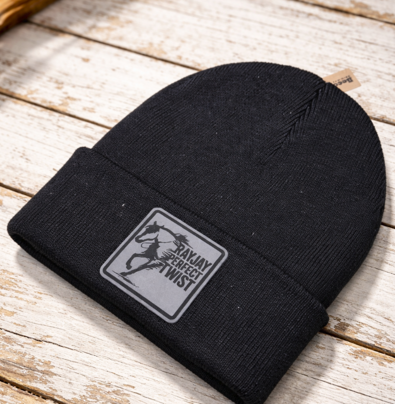 Personalisierte Beanie mit Lederpatch